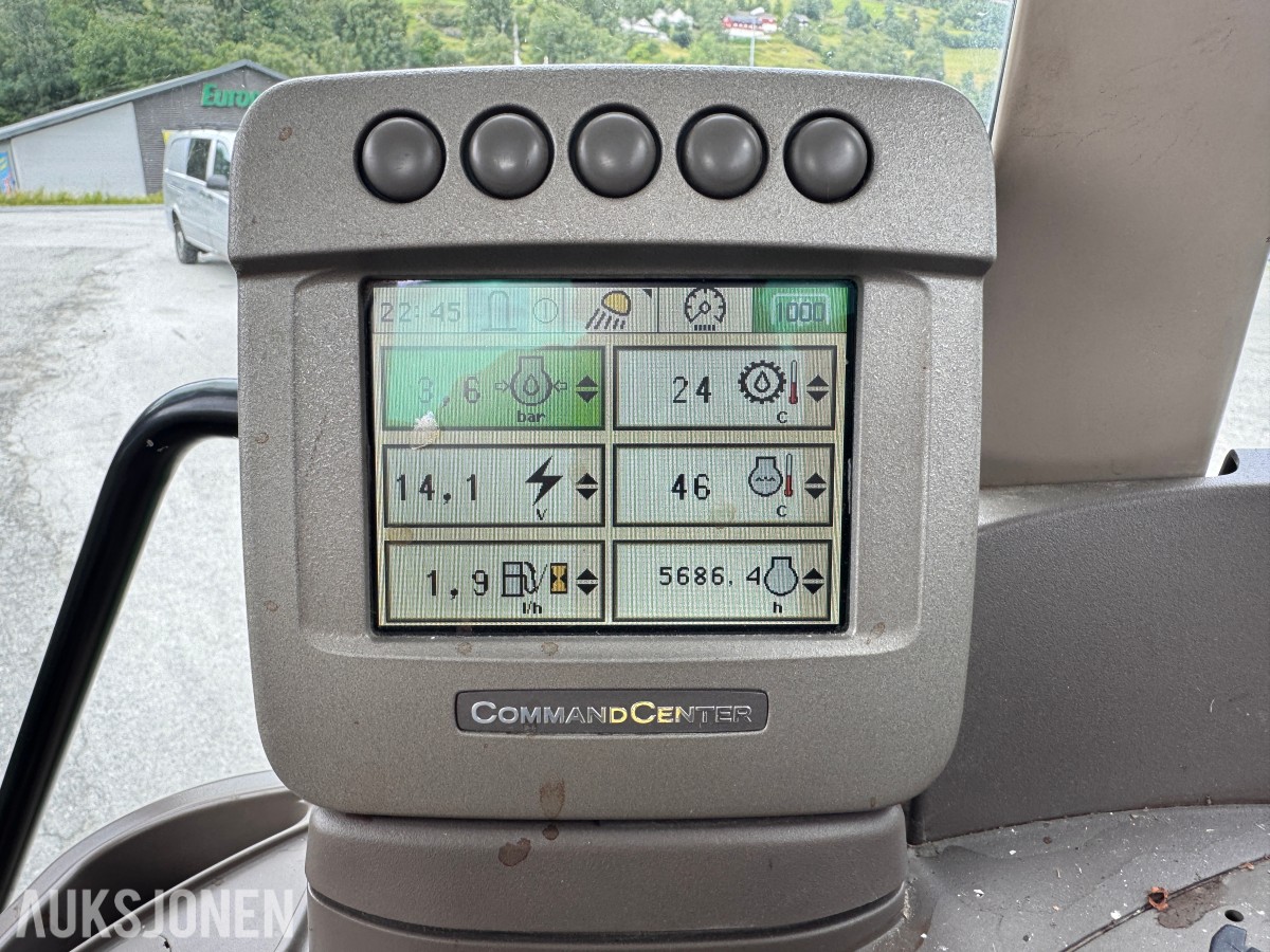 2011 John Deere 6330 Premium med Quicke Q45 laster