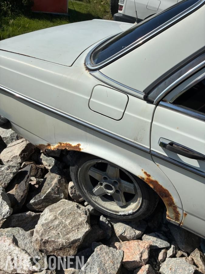 1984 Mercedes-Benz E-Klasse W123 2.4 D Ekstra deler - Prosjektbil