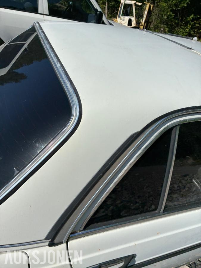 1984 Mercedes-Benz E-Klasse W123 2.4 D Ekstra deler - Prosjektbil