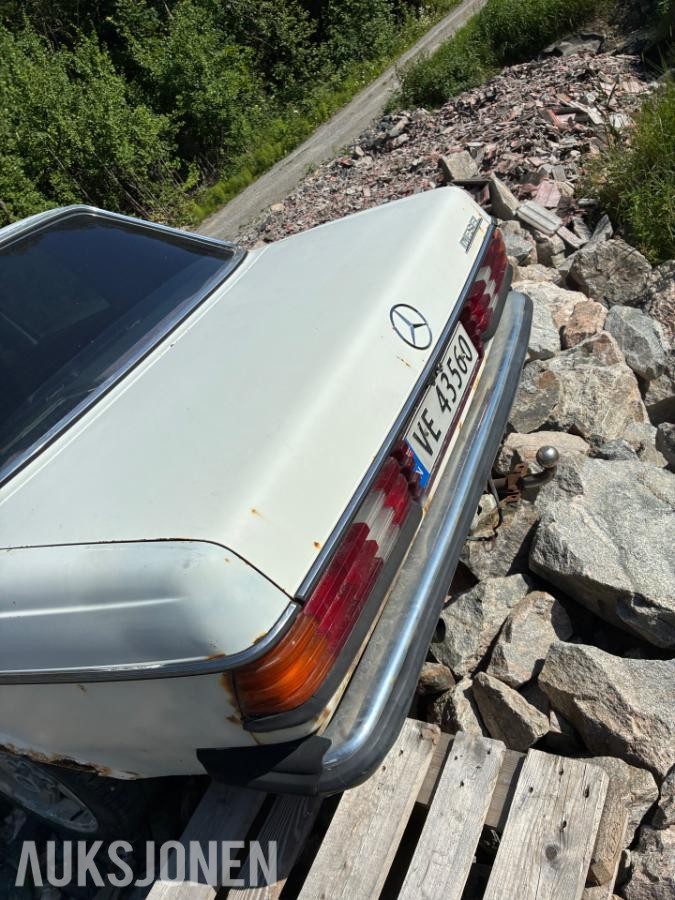 1984 Mercedes-Benz E-Klasse W123 2.4 D Ekstra deler - Prosjektbil