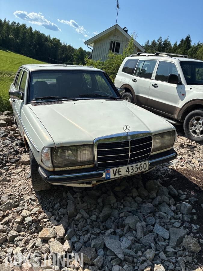 1984 Mercedes-Benz E-Klasse W123 2.4 D Ekstra deler - Prosjektbil