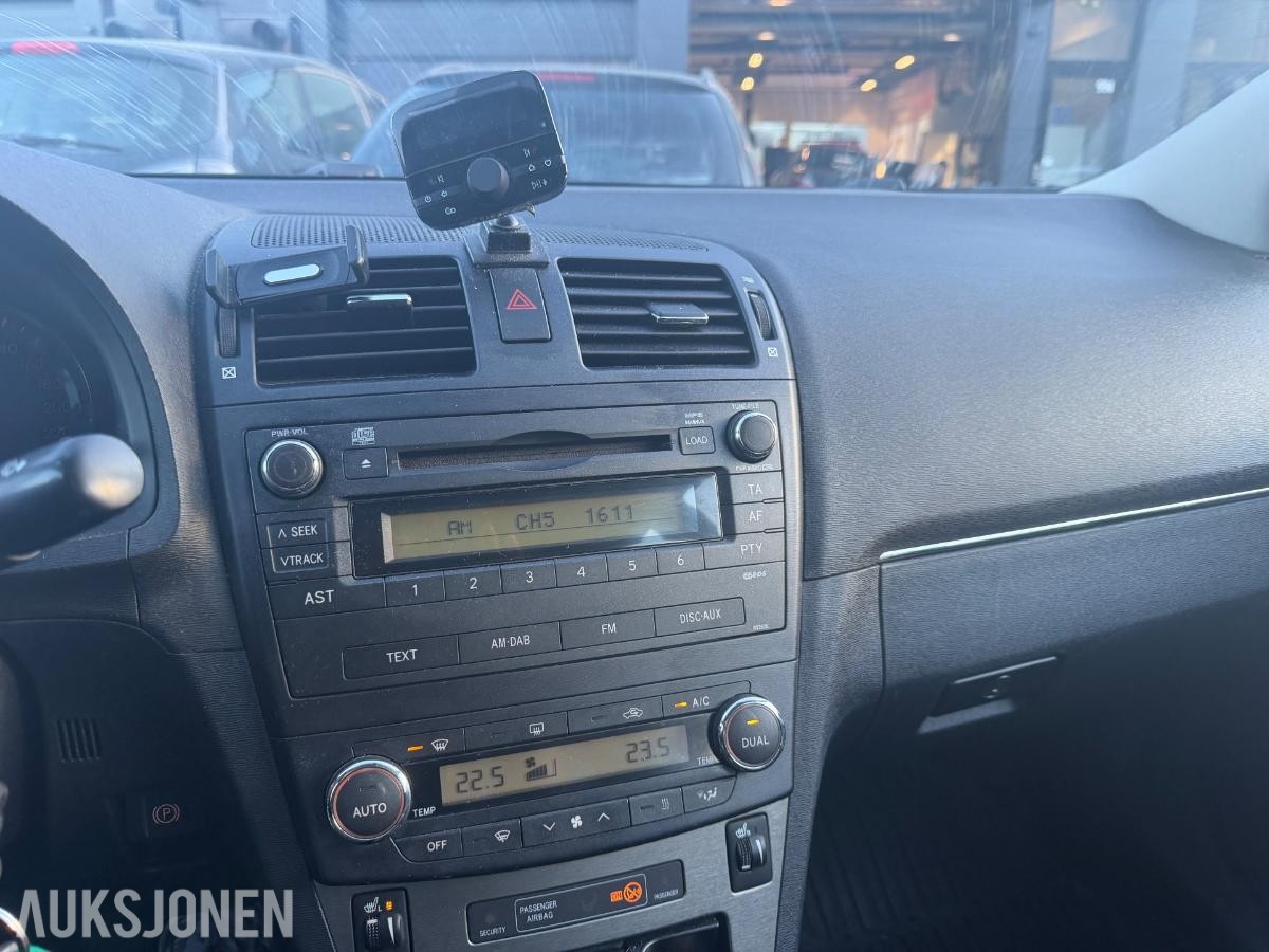 2009 Toyota Avensis 2.0D 126hk Manuell 174890 km