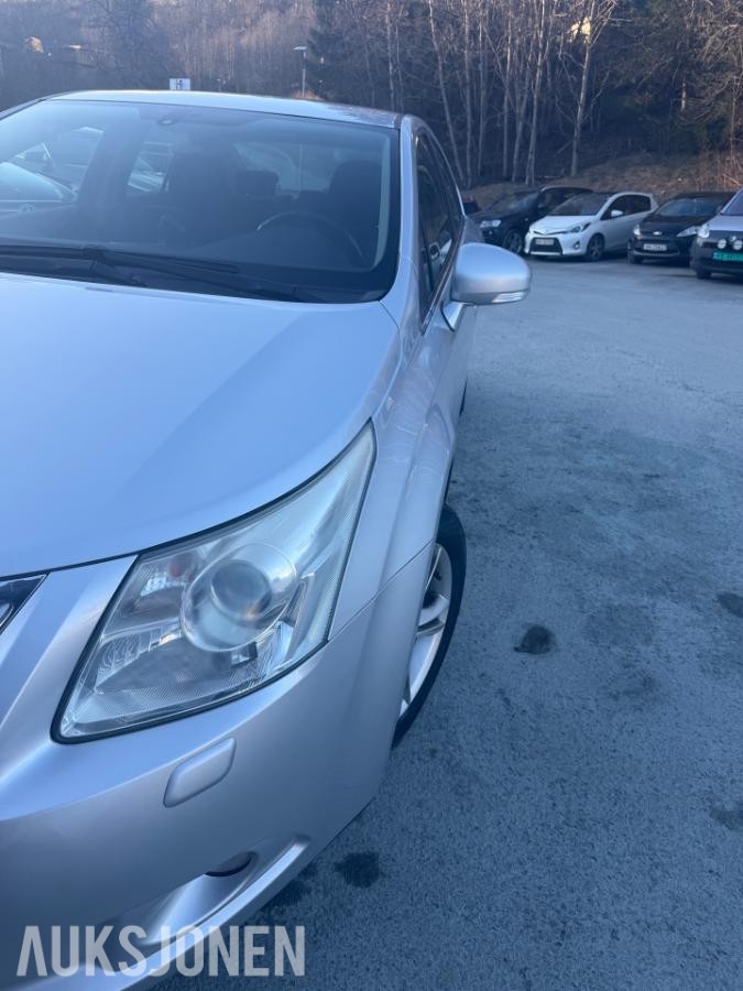 2009 Toyota Avensis 2.0D 126hk Manuell 174890 km