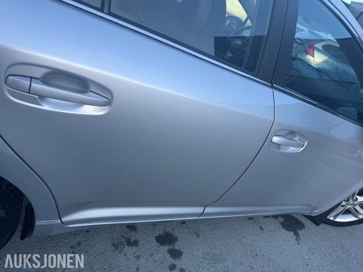 2009 Toyota Avensis 2.0D 126hk Manuell 174890 km