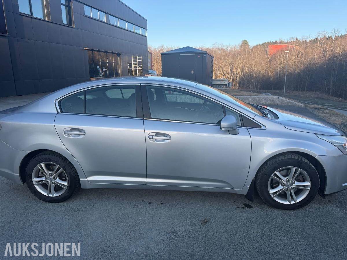 2009 Toyota Avensis 2.0D 126hk Manuell 174890 km