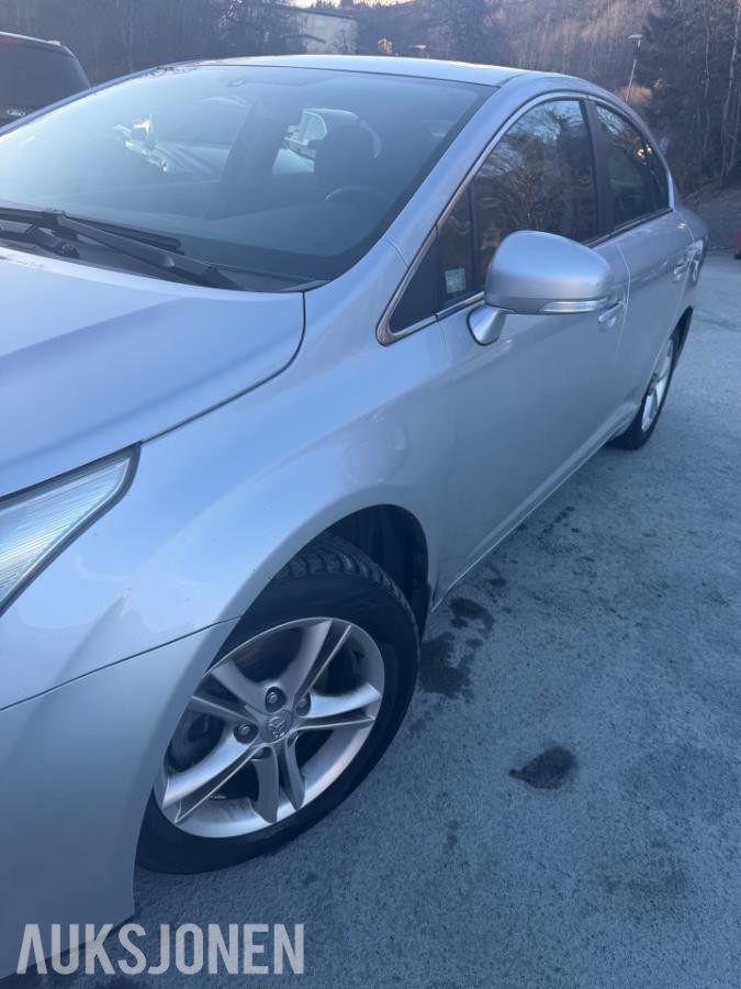 2009 Toyota Avensis 2.0D 126hk Manuell 174890 km