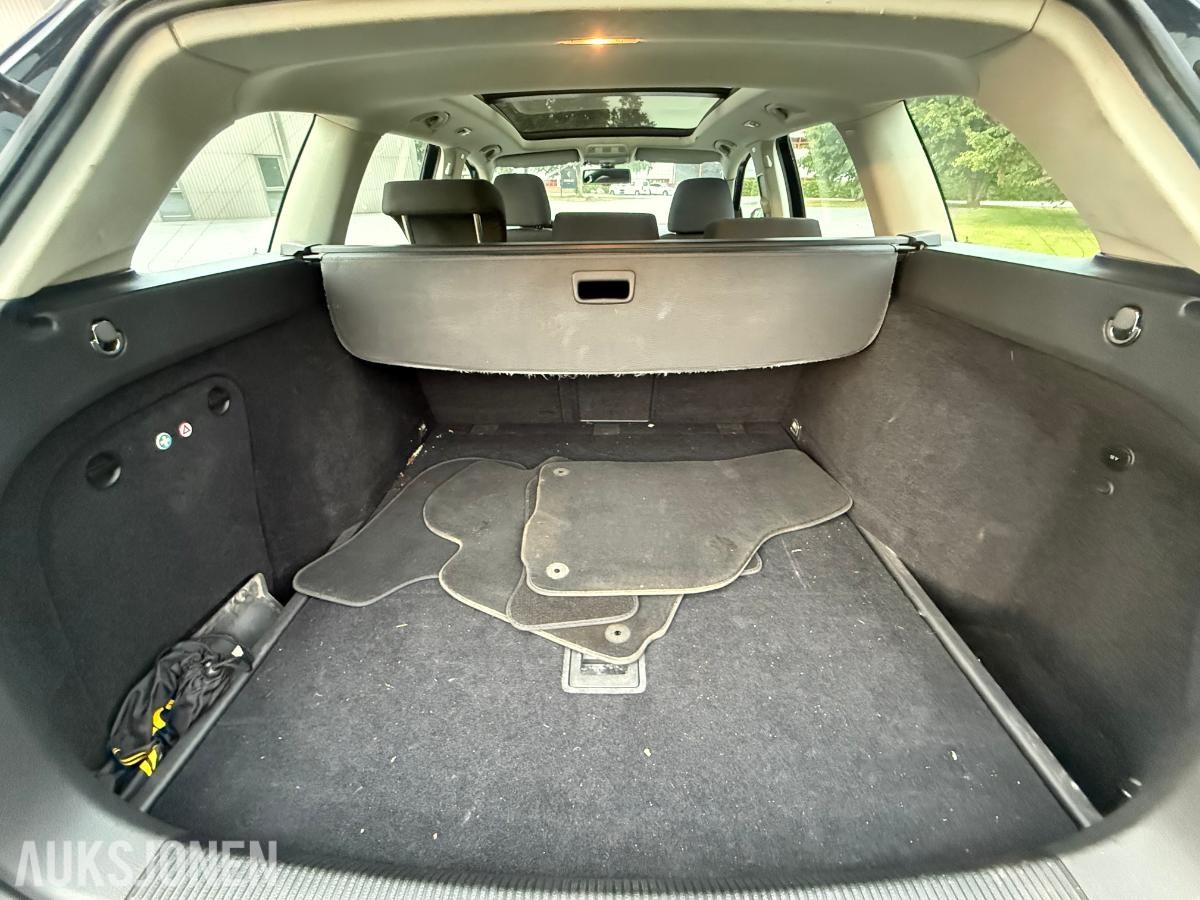 2011 VOLKSWAGEN GOLF VARIANT 1.6 TDI 4MOTION – REPARASJONSOBJEKT – FIREHJULSTREKK – PANORAMATAK
