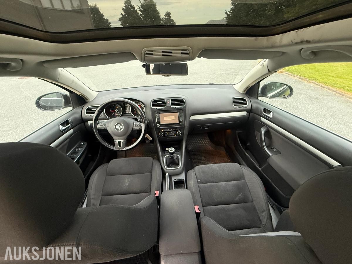 2011 VOLKSWAGEN GOLF VARIANT 1.6 TDI 4MOTION – REPARASJONSOBJEKT – FIREHJULSTREKK – PANORAMATAK