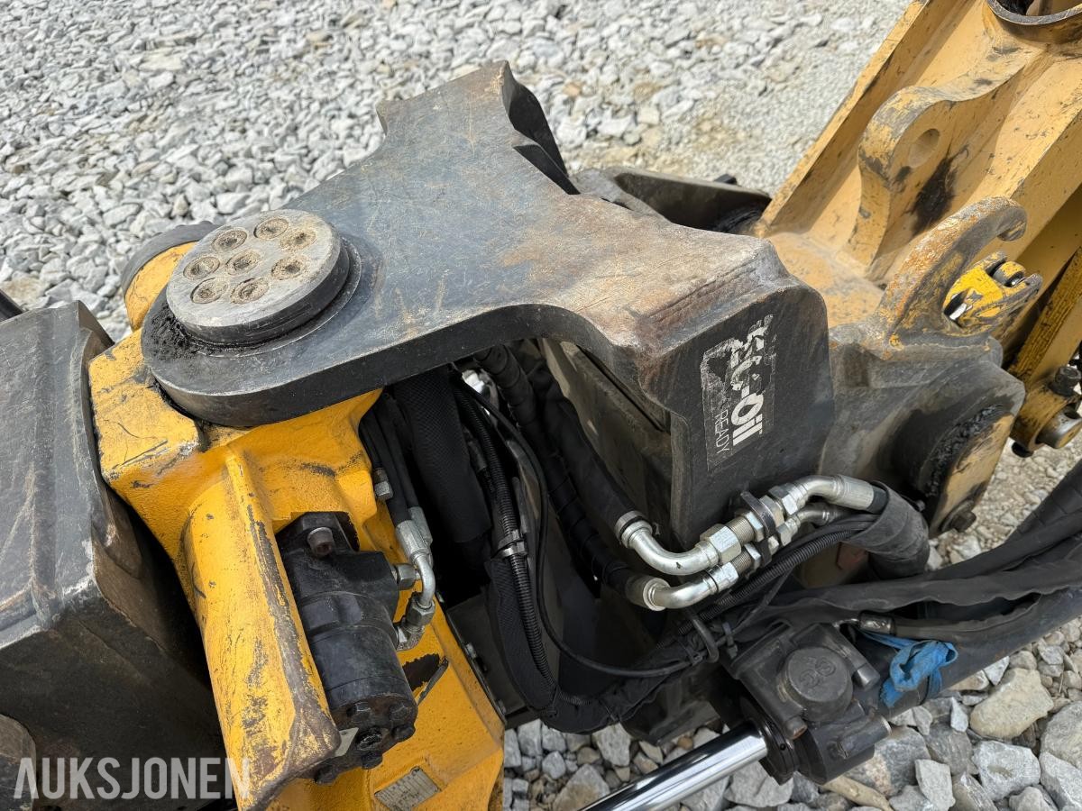 2020 Cat 326F Gravemaskin m/Tiltrotator og 2 skuffer