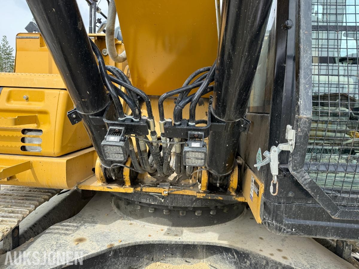 2020 Cat 326F Gravemaskin m/Tiltrotator og 2 skuffer