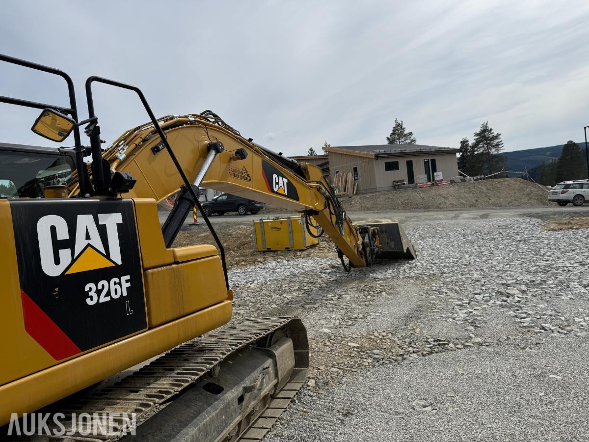 2020 Cat 326F Gravemaskin m/Tiltrotator og 2 skuffer