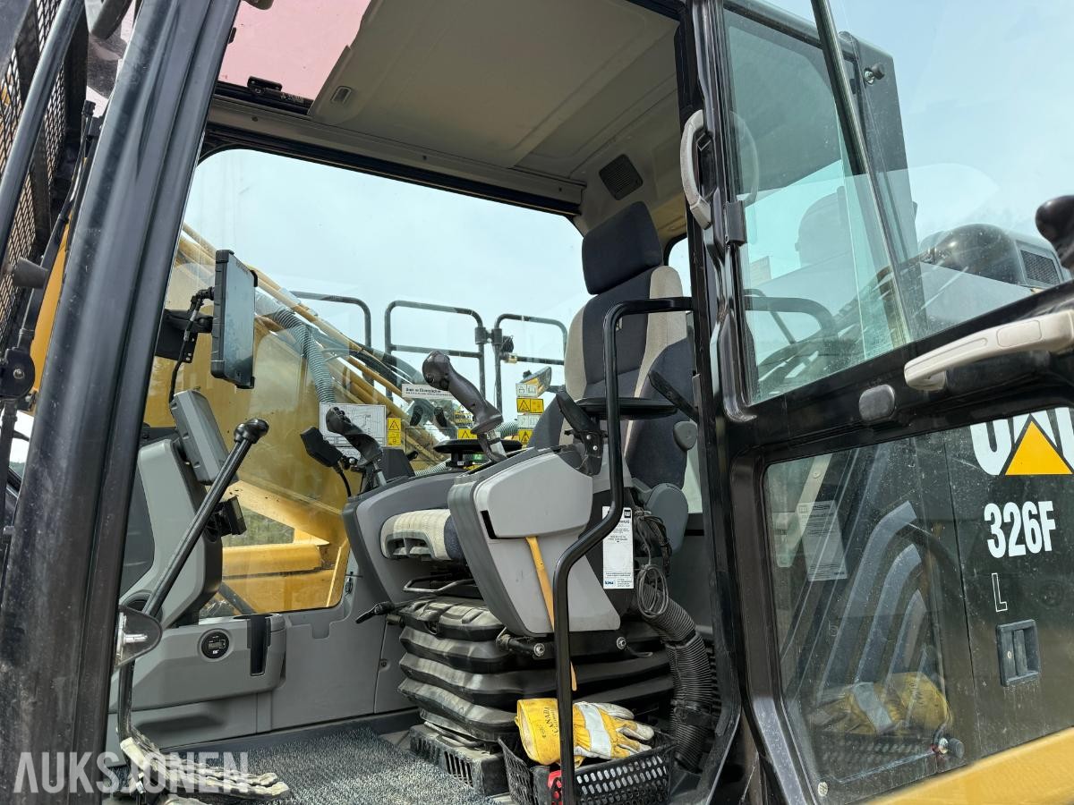 2020 Cat 326F Gravemaskin m/Tiltrotator og 2 skuffer