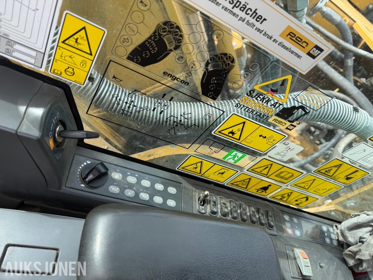 2020 Cat 326F Gravemaskin m/Tiltrotator og 2 skuffer