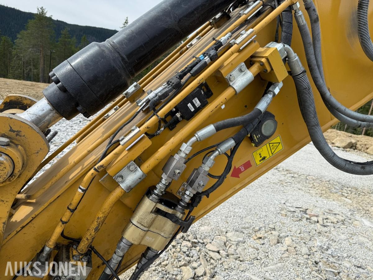 2020 Cat 326F Gravemaskin m/Tiltrotator og 2 skuffer