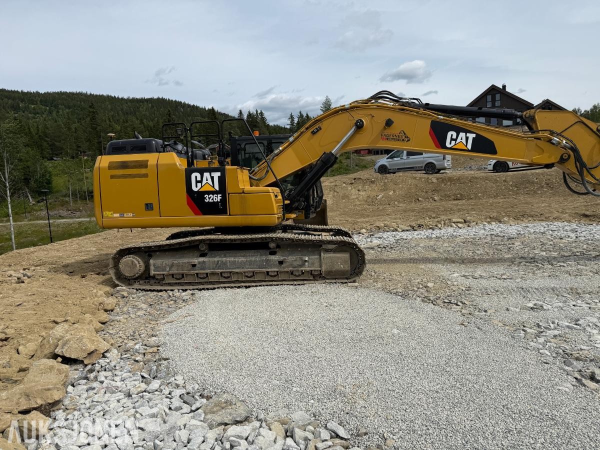 2020 Cat 326F Gravemaskin m/Tiltrotator og 2 skuffer