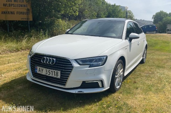 2018 Audi A3 Sportback E-tron Hybrid Adaptiv cruisekontroll Panorama Keyless