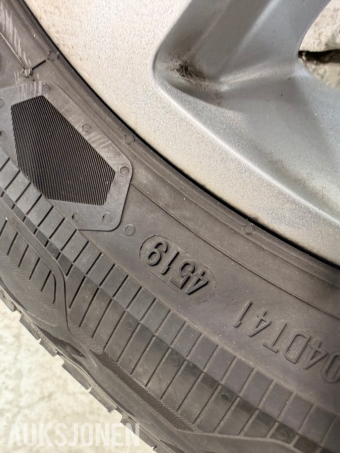 Felger og dekk, 215/65 R16C og 205/60 R16