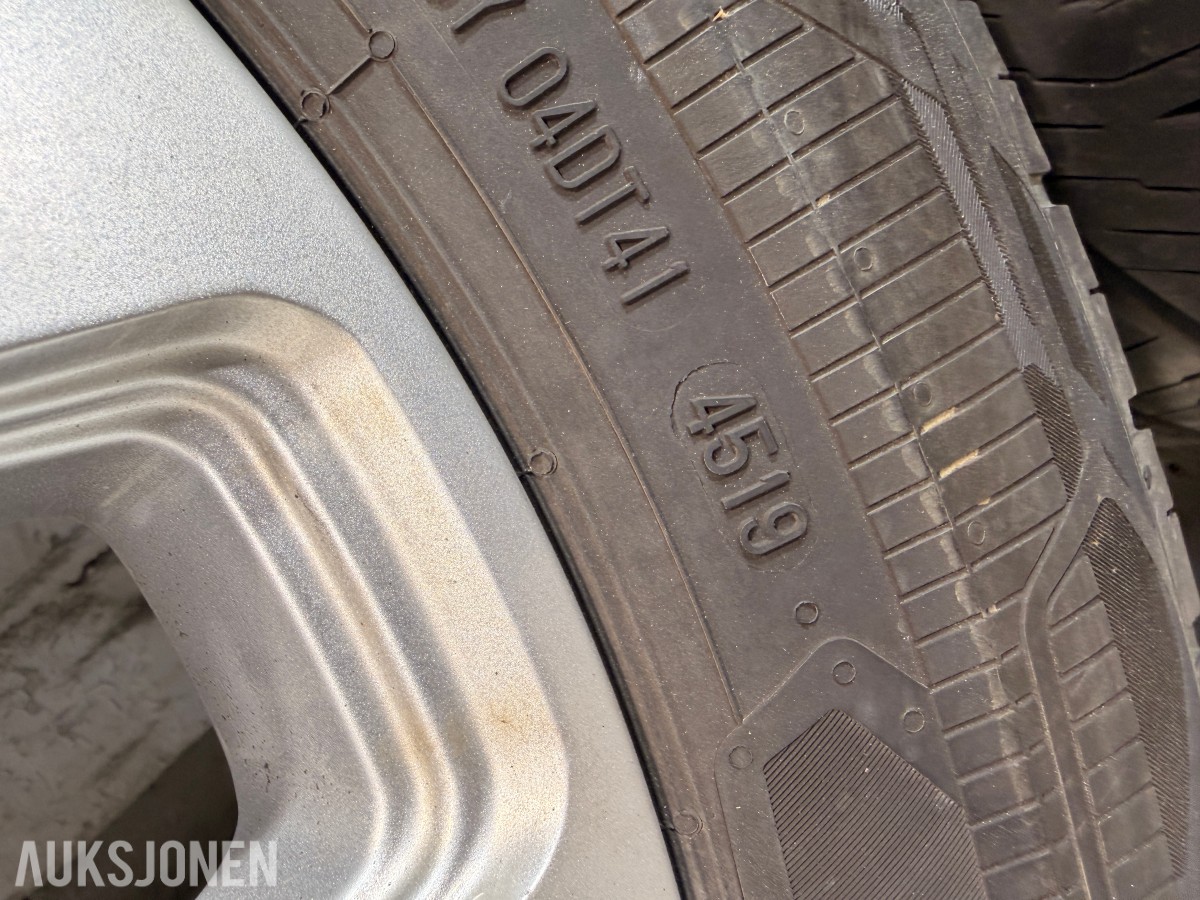 Felger og dekk, 215/65 R16C og 205/60 R16