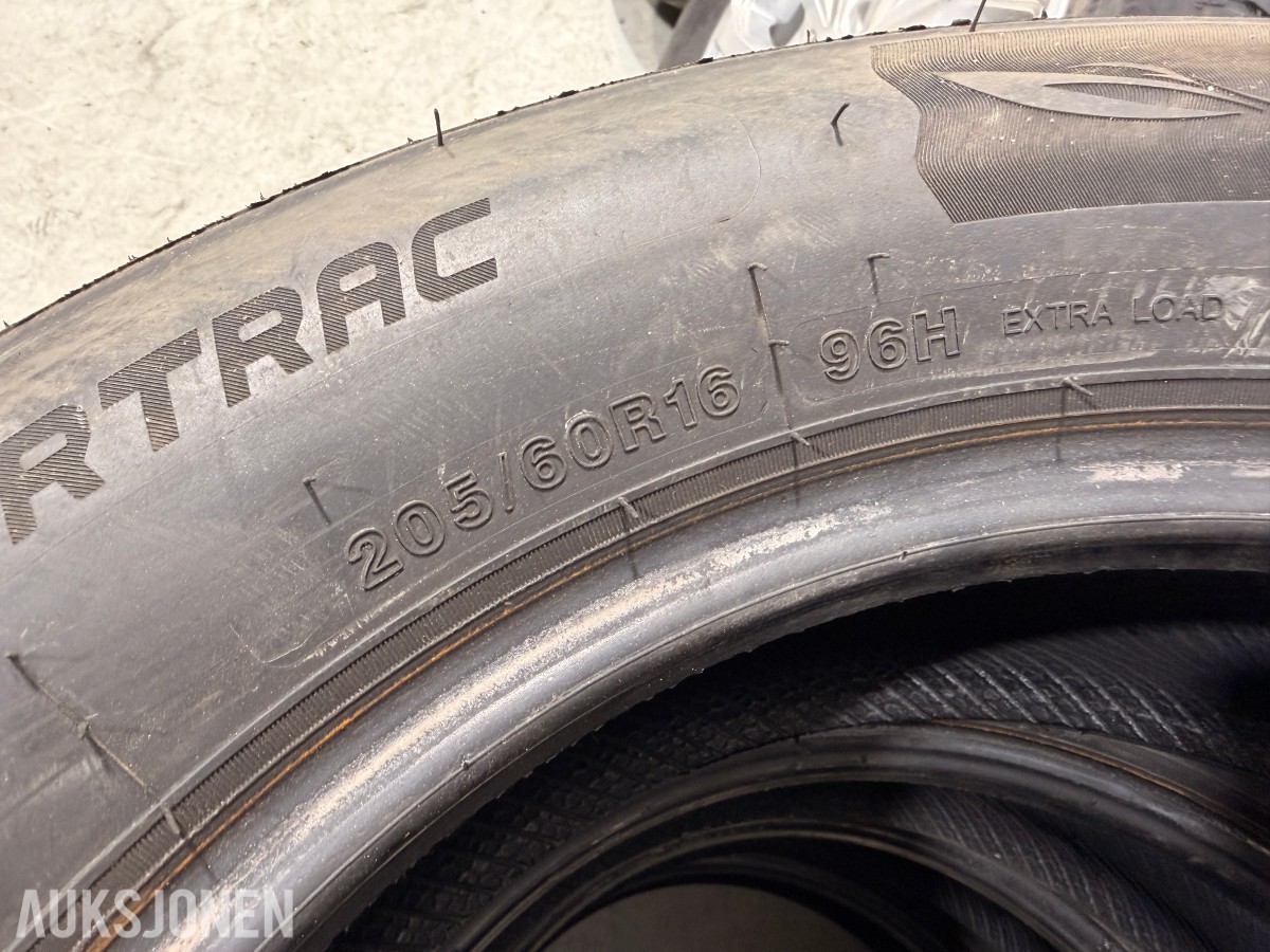 Felger og dekk, 215/65 R16C og 205/60 R16