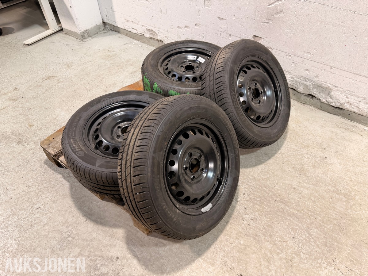 Felger med Hankook dekk, 195/65 R15