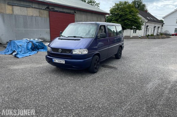 1996 Volkswagen Caravelle 2.5 TDI 102hk cruisekontroll hengerfeste skinn 7 seter
