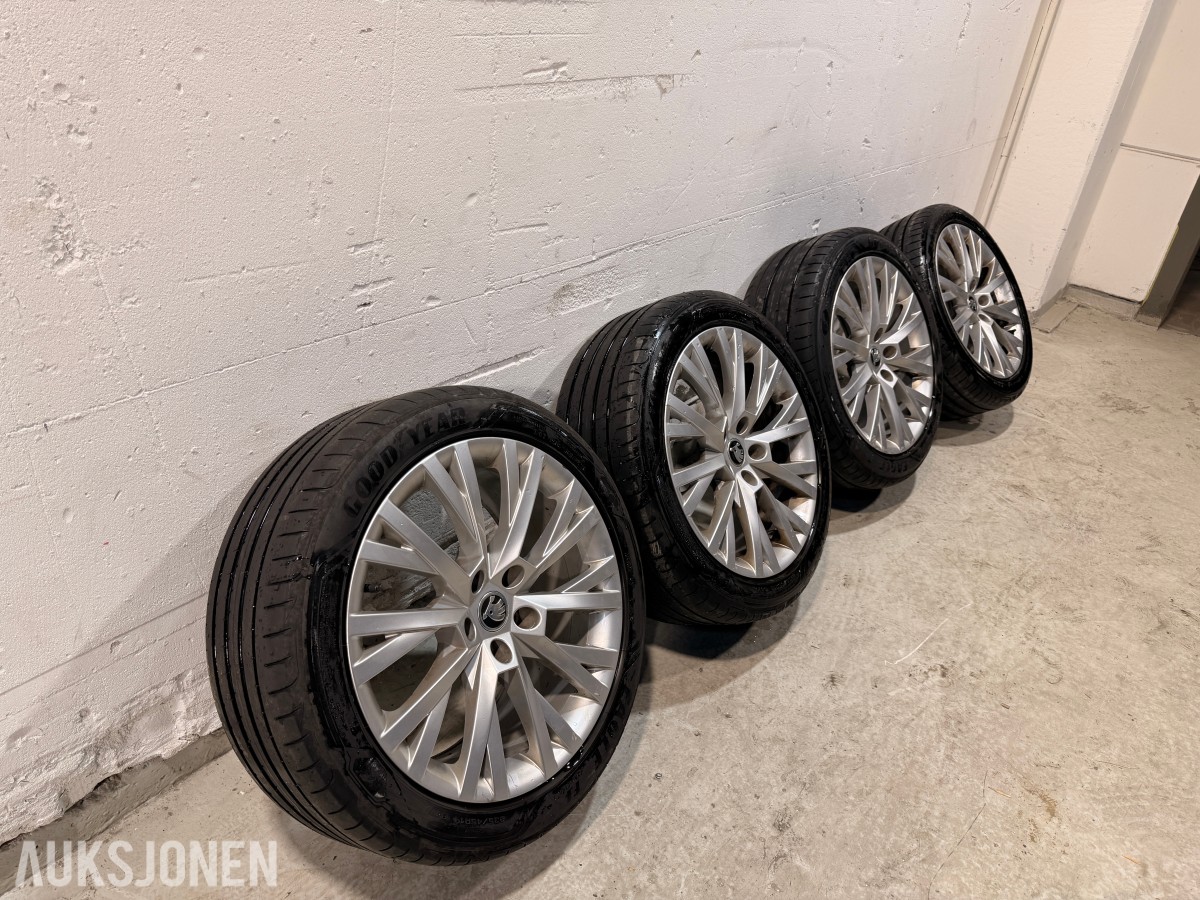 Hjulsett Skoda - 235/45 R18
