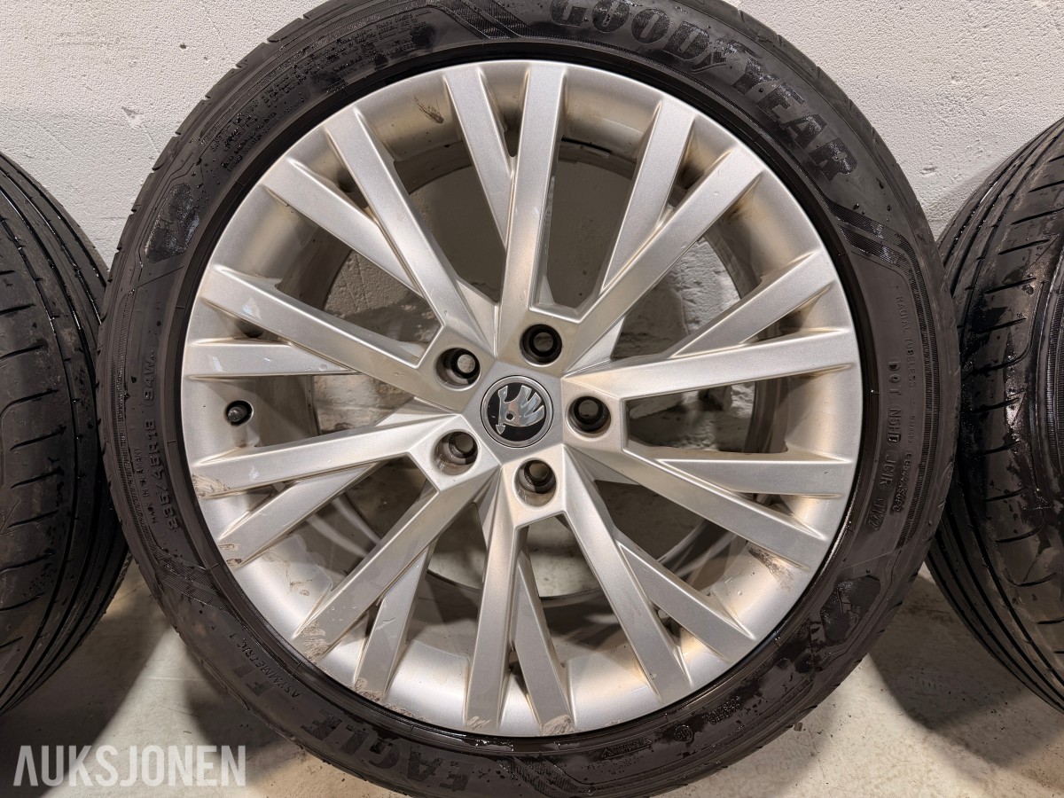 Hjulsett Skoda - 235/45 R18