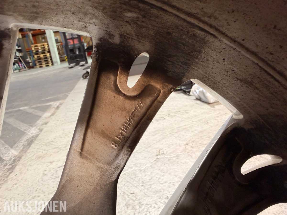 Hjulsett Skoda - 235/45 R18