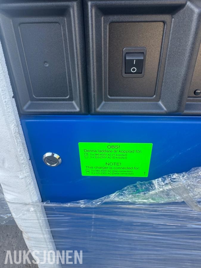 2018 GNB Industrial Power STC trucklader / Linde batterilader