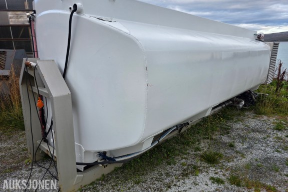 Krokflak med vanntank, pumpe og spyleutstyr