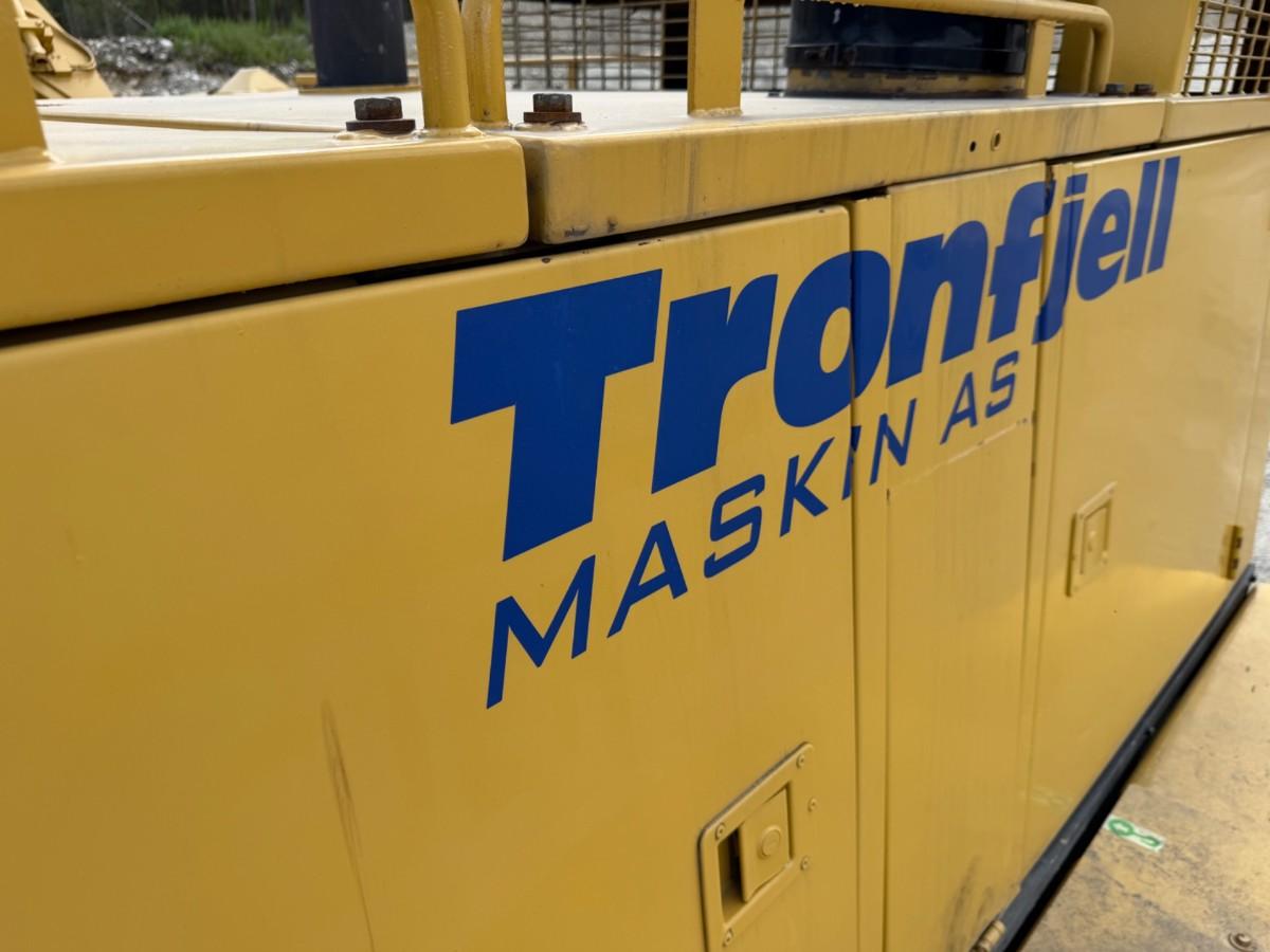 1993 mod. Cat 245 D gravemaskin på 71 tonn m/tannskuff. Sertifisert