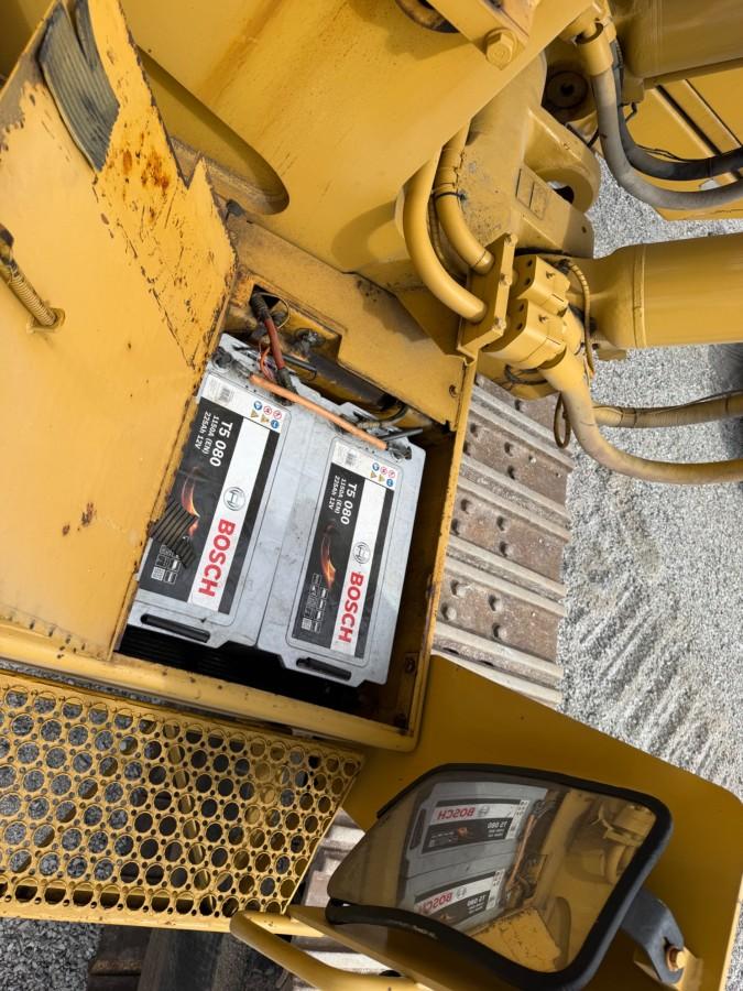 1993 mod. Cat 245 D gravemaskin på 71 tonn m/tannskuff. Sertifisert