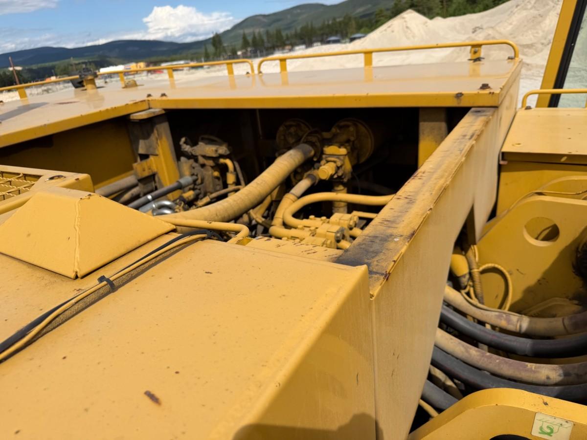 1993 mod. Cat 245 D gravemaskin på 71 tonn m/tannskuff. Sertifisert