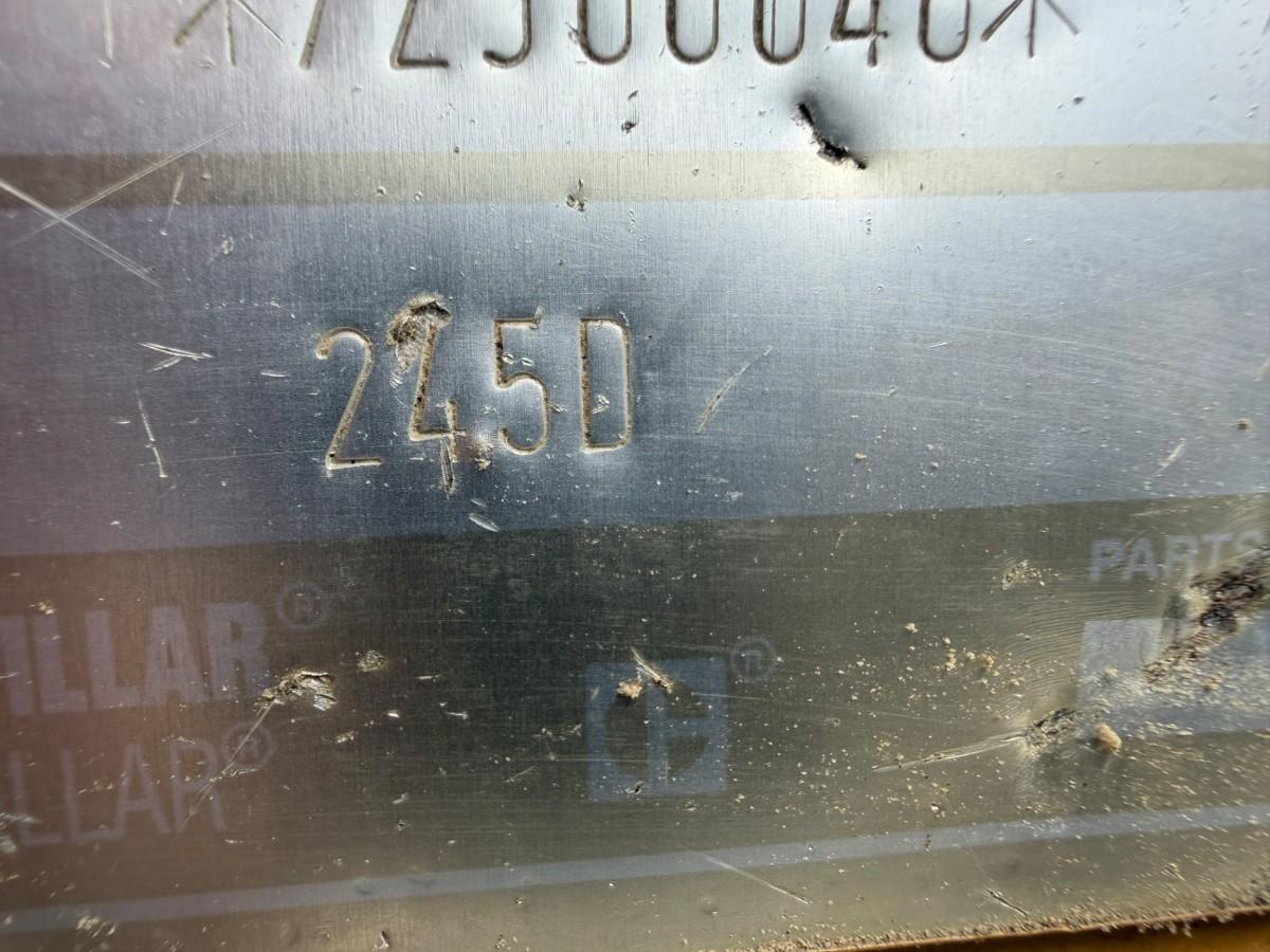 1993 mod. Cat 245 D gravemaskin på 71 tonn m/tannskuff. Sertifisert