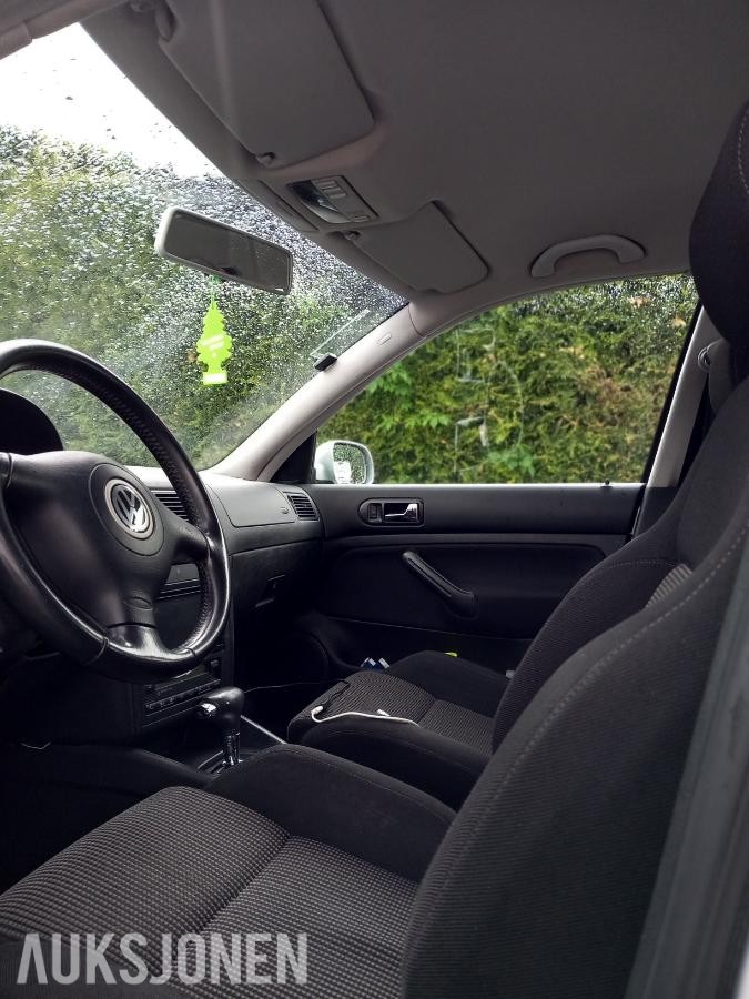 2003 Volkswagen Golf 1.6 bensin 102hk Automat EU ok til 03.2028