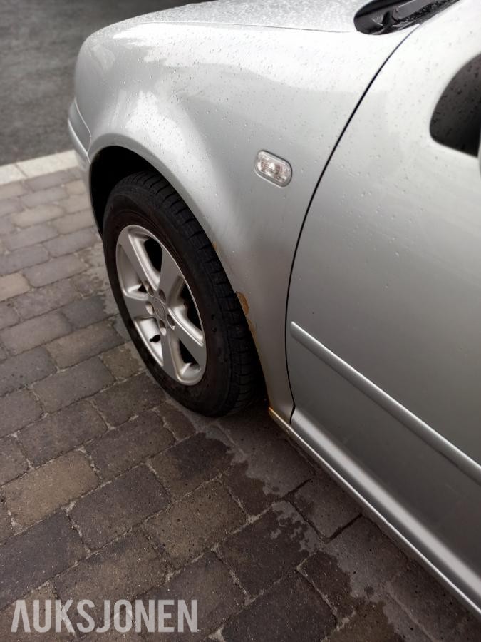 2003 Volkswagen Golf 1.6 bensin 102hk Automat EU ok til 03.2028