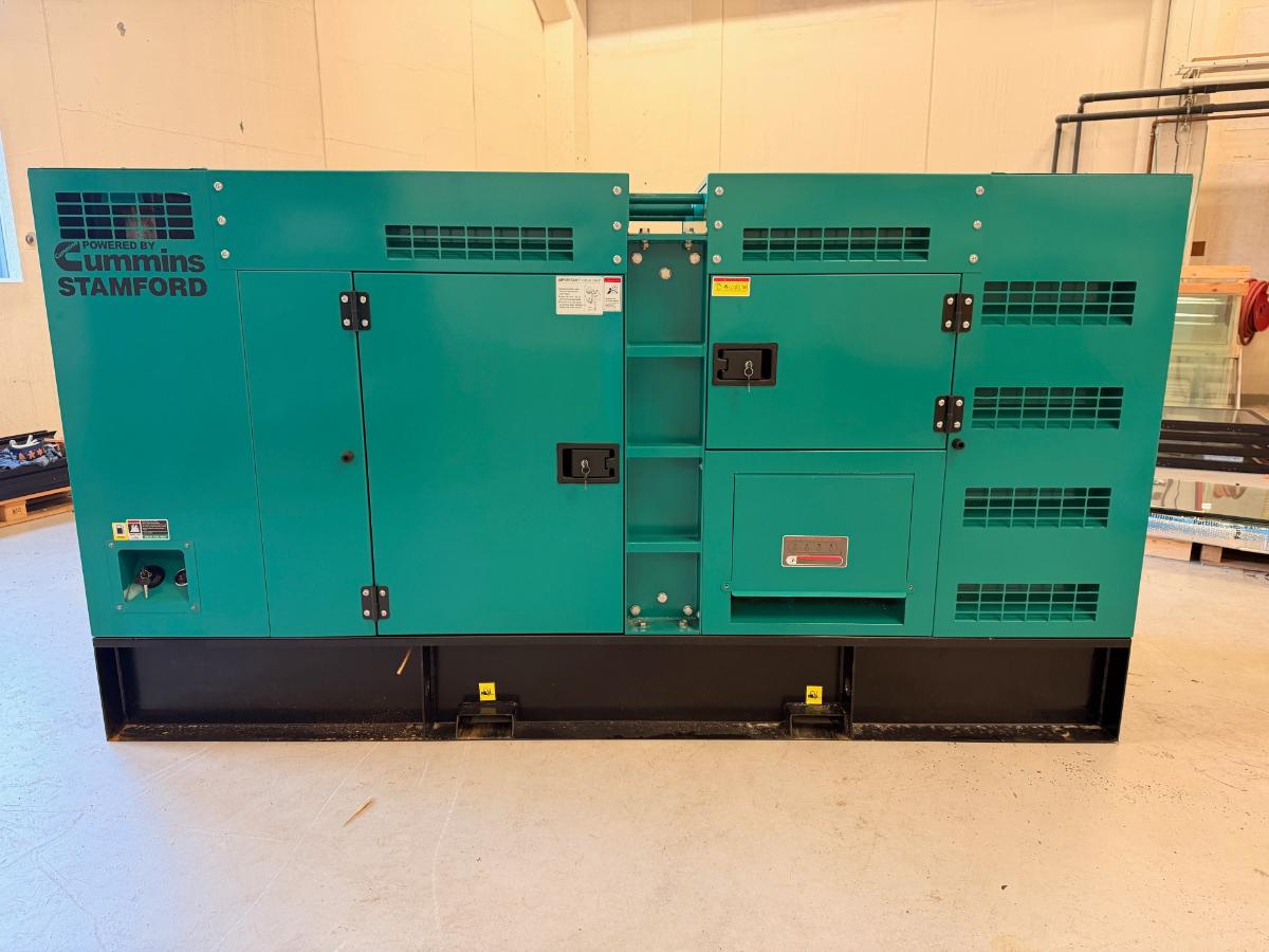 2024 Cummins 100 kVA Dieselaggregat – Stamford Generator – Lydisolert – Ubrukt