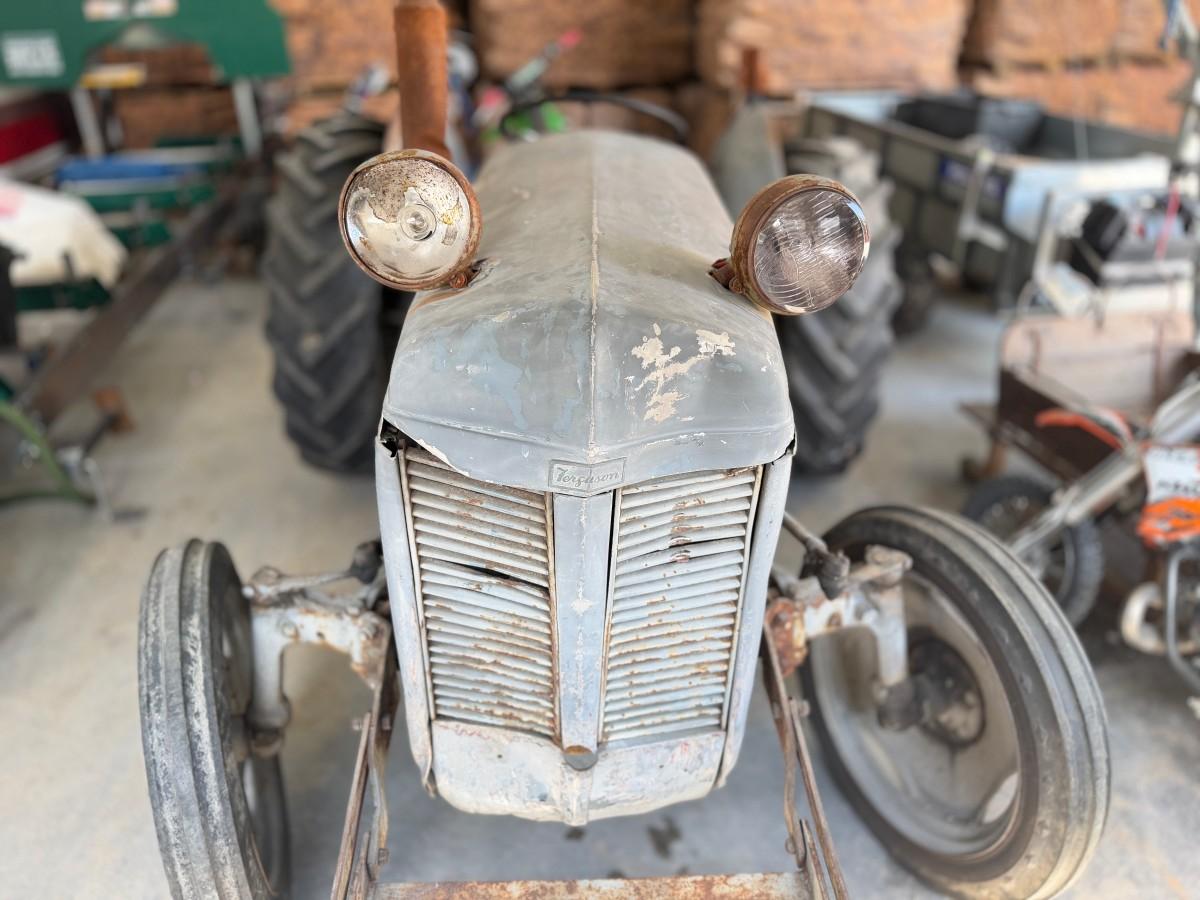 1952 GRÅTASS TEA 20 - VETERANTRAKTOR - RENOVERINGSOBJEKT