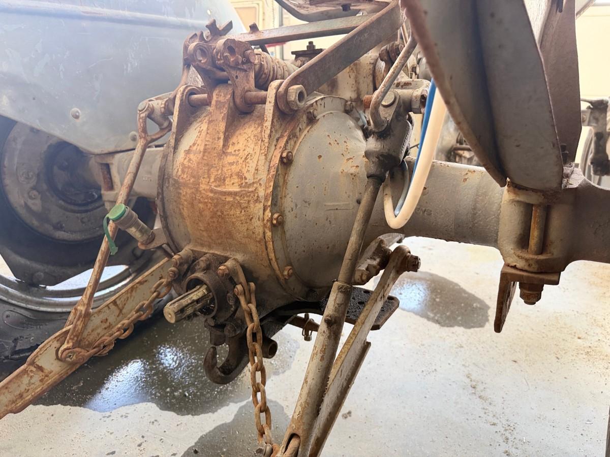 1952 GRÅTASS TEA 20 - VETERANTRAKTOR - RENOVERINGSOBJEKT