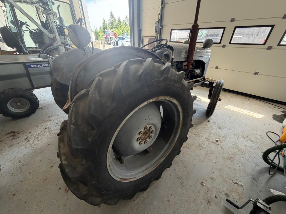 1952 GRÅTASS TEA 20 - VETERANTRAKTOR - RENOVERINGSOBJEKT
