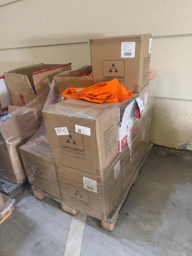 104 stk Univern Coverall orange str 44/52/62/64