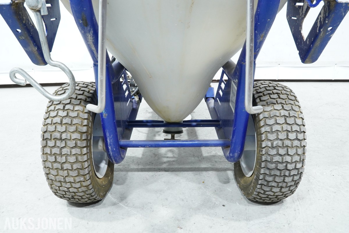 Graco T-MAX 657 sprøyteanlegg med materialbeholder og slanger