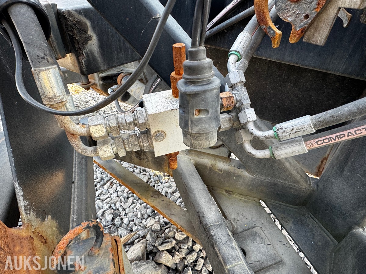 Steinsland hydraulisk V-plog – komplett med hurtigfeste og MACH-styring