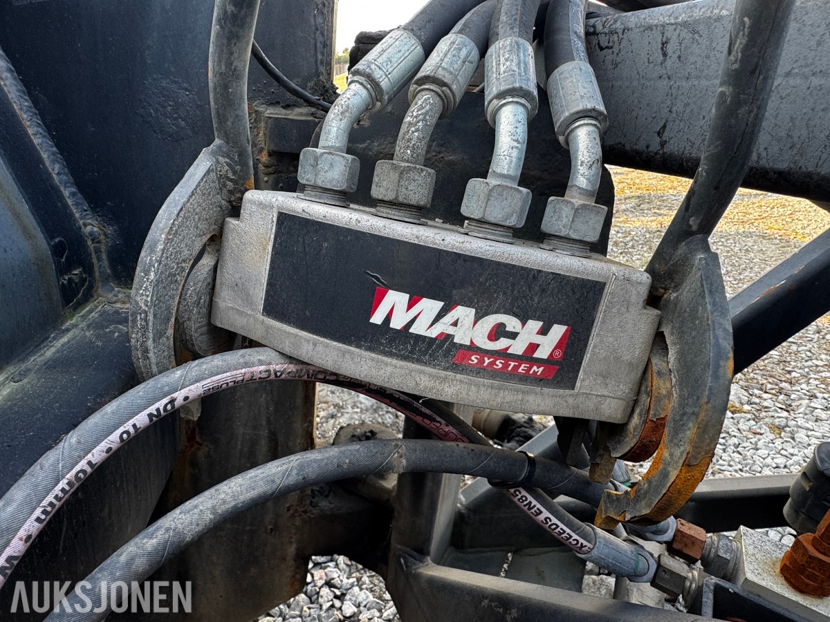Steinsland hydraulisk V-plog – komplett med hurtigfeste og MACH-styring