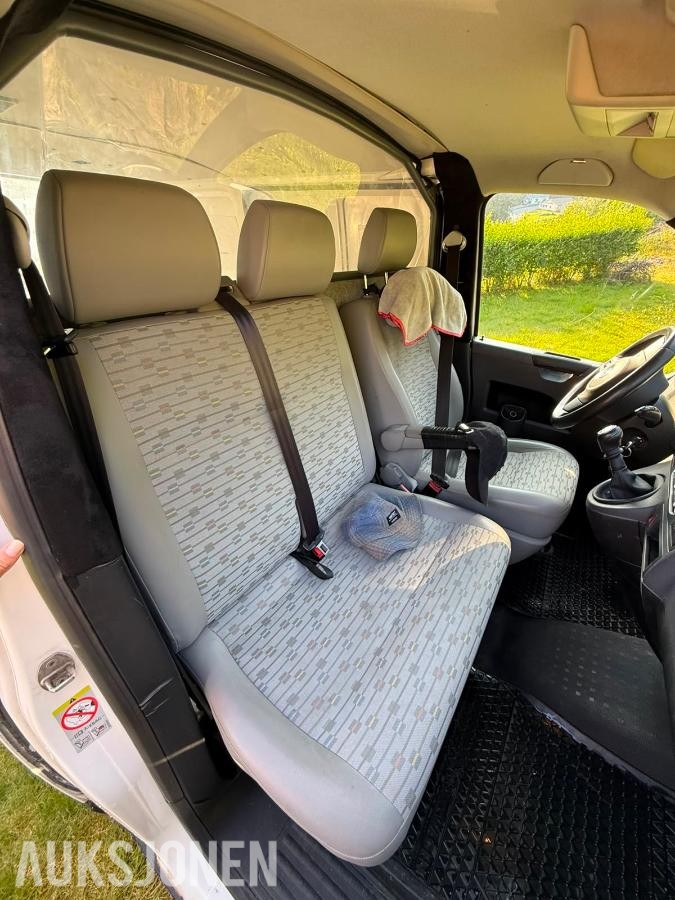 2012 Volkswagen Transporter T5 2.0D 102hk 2x Skyvedører Hengerfeste