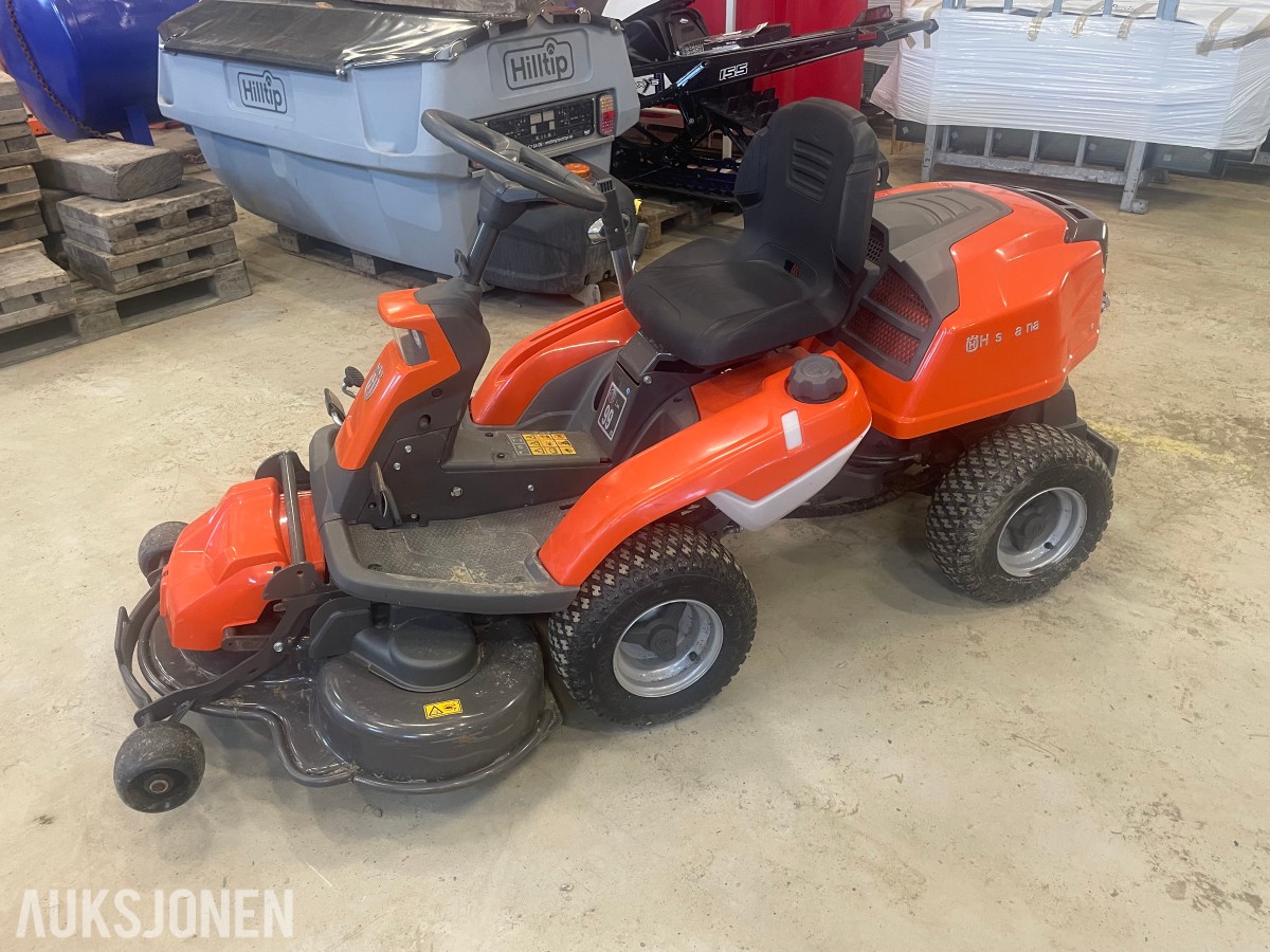 2024 Husqvarna R 216T AWD Rider med Combi 103 klippeaggregat