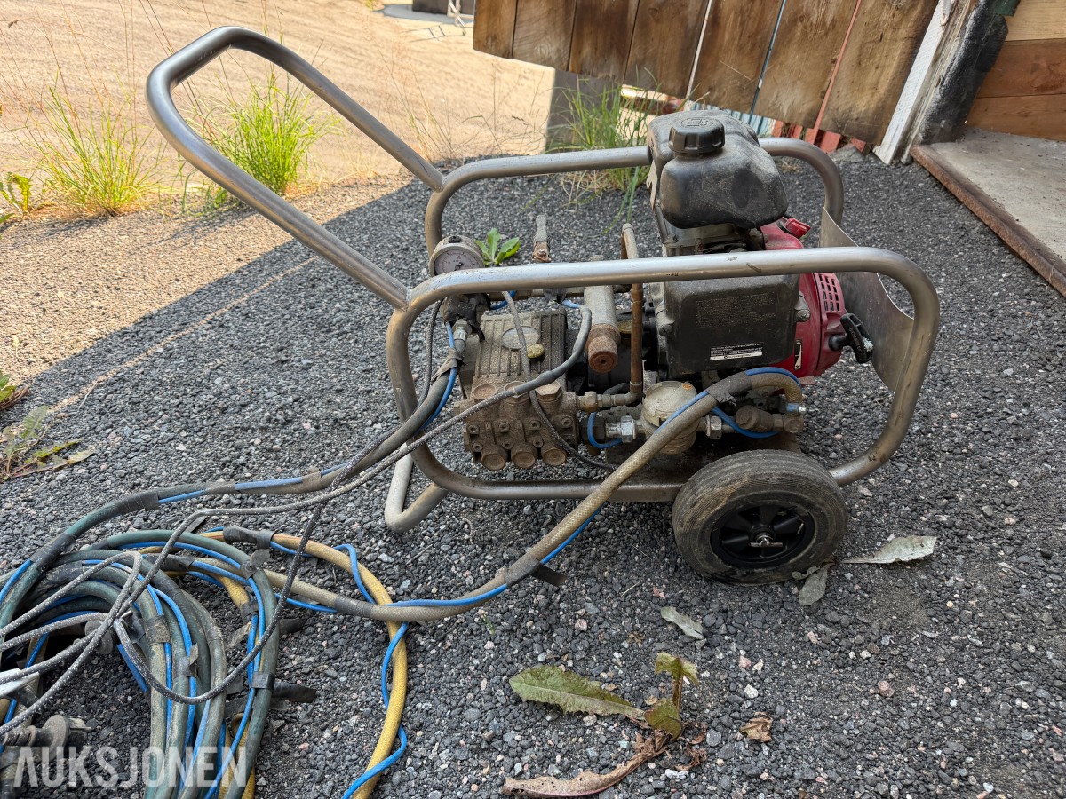 HONDA BENSINDREVET TRYKKTESTER MED INTERPUMP W70