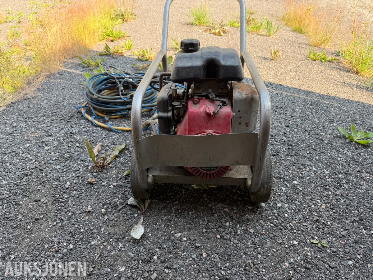 HONDA BENSINDREVET TRYKKTESTER MED INTERPUMP W70