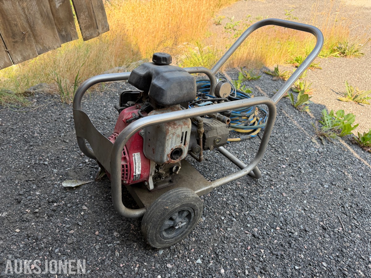 HONDA BENSINDREVET TRYKKTESTER MED INTERPUMP W70