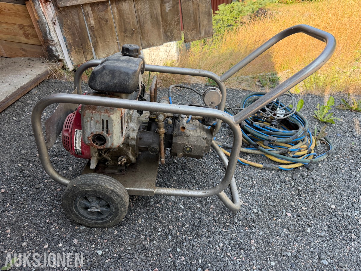 HONDA BENSINDREVET TRYKKTESTER MED INTERPUMP W70